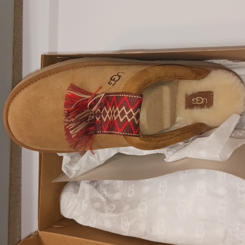 UGG Tazzle Brown Suede Moccasins with Red Fringe Brand New